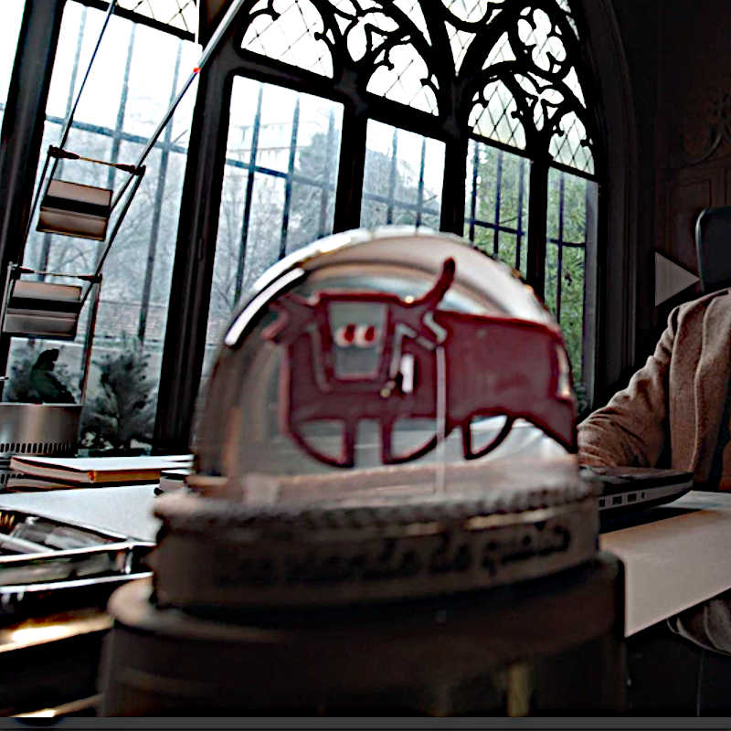 boule à neige - objet décatif pour le cinéma -
technique de réalisation impression 3d, gravure sur laiton, gravure laser, tournage sur bois